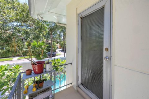 Apartamento en alquiler en Saint Petersburg, Florida, 1 dormitorio, 65.96 m2 № 1369652 - foto 1