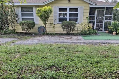 House in Lake Wales, Florida 3 bedrooms, 106.74 sq.m. № 1369653 - photo 1