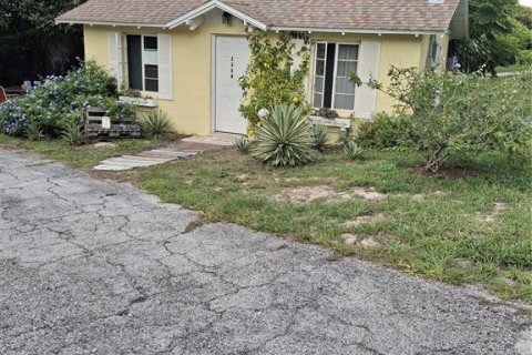 House in Lake Wales, Florida 3 bedrooms, 106.74 sq.m. № 1369653 - photo 2