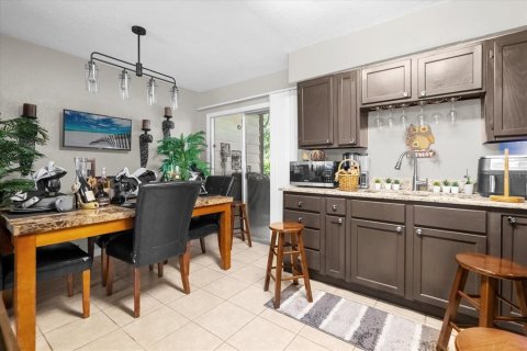 Condo in Orlando, Florida, 2 bedrooms  № 1298780 - photo 11