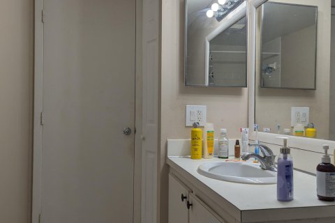 Condo in Lauderhill, Florida, 1 bedroom  № 1177411 - photo 29