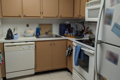 Condo in Lauderhill, Florida, 1 bedroom  № 1177411 - photo 16