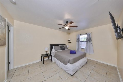 Propiedad comercial en venta en Saint Petersburg, Florida, 4 dormitorios, 207.73 m2 № 1375316 - foto 27