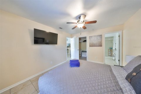 Propiedad comercial en venta en Saint Petersburg, Florida, 4 dormitorios, 207.73 m2 № 1375316 - foto 30