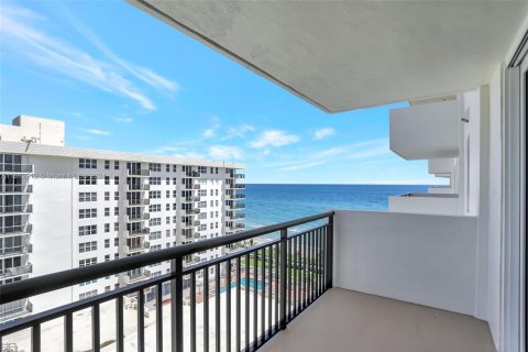 Condo in Hillsboro Beach, Florida, 1 bedroom  № 1387958 - photo 14