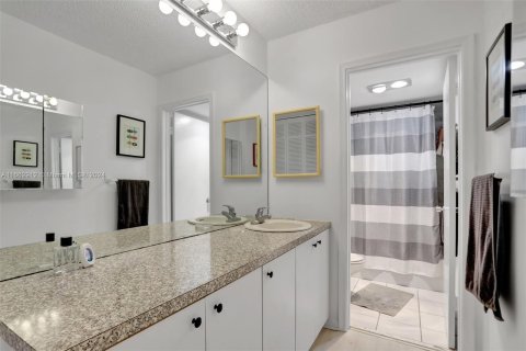 Copropriété à vendre à Hillsboro Beach, Floride: 1 chambre, 87.33 m2 № 1387958 - photo 12