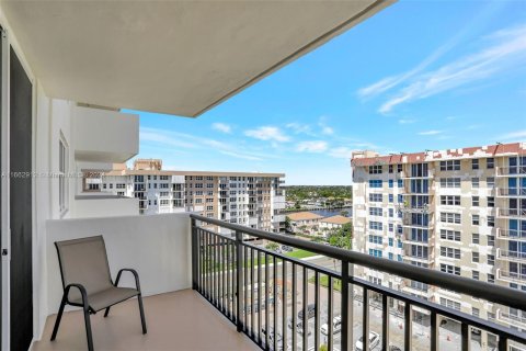 Condo in Hillsboro Beach, Florida, 1 bedroom  № 1387958 - photo 15