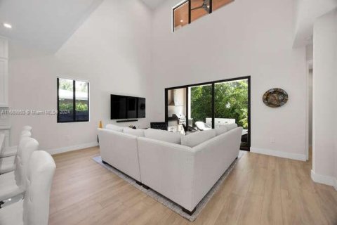 Villa ou maison à vendre à Miami, Floride: 4 chambres, 274.53 m2 № 1387924 - photo 17