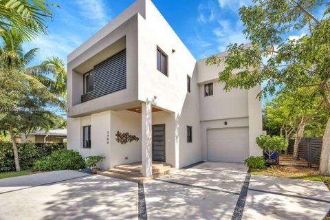 Casa en venta en Miami, Florida, 4 dormitorios, 274.53 m2 № 1387924 - foto 3