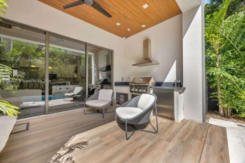 Casa en venta en Miami, Florida, 4 dormitorios, 274.53 m2 № 1387924 - foto 27