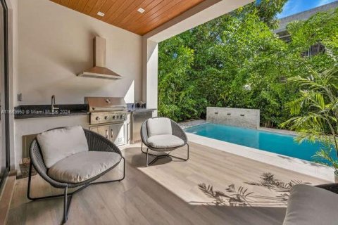 Casa en venta en Miami, Florida, 4 dormitorios, 274.53 m2 № 1387924 - foto 26