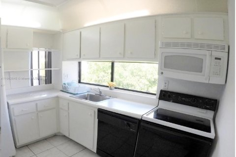 Condo in Sunny Isles Beach, Florida, 2 bedrooms  № 1370821 - photo 9