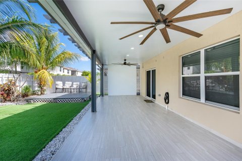 Casa en venta en Florida City, Florida, 4 dormitorios, 198.63 m2 № 1150896 - foto 9