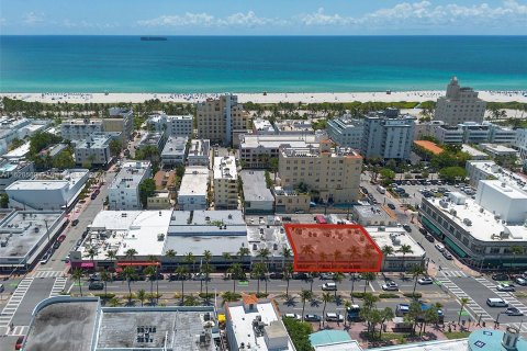 Commercial property in Miami Beach, Florida № 1290519 - photo 1