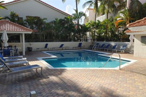 Touwnhouse à vendre à Aventura, Floride: 4 chambres, 245.82 m2 № 1238877 - photo 15