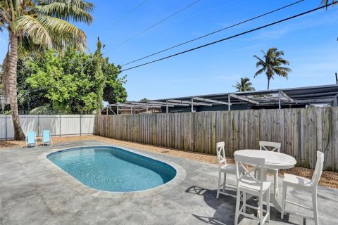 Villa ou maison à vendre à North Miami Beach, Floride: 4 chambres, 201.51 m2 № 1153407 - photo 3