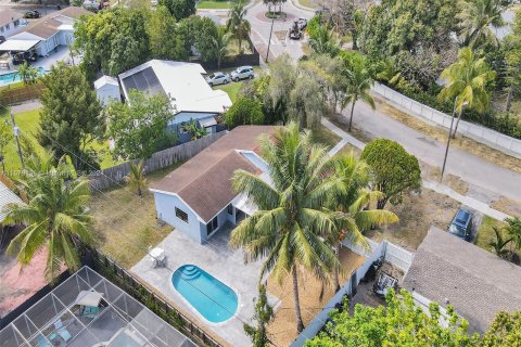 Villa ou maison à vendre à North Miami Beach, Floride: 4 chambres, 201.51 m2 № 1153407 - photo 28