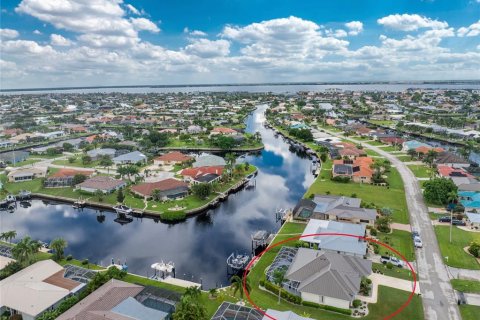 Villa ou maison à vendre à Punta Gorda, Floride: 3 chambres, 197.05 m2 № 1343215 - photo 1