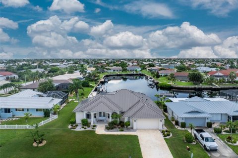 Villa ou maison à vendre à Punta Gorda, Floride: 3 chambres, 197.05 m2 № 1343215 - photo 2