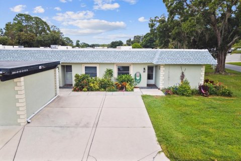 Copropriété à vendre à New Port Richey, Floride: 2 chambres, 106.65 m2 № 1343219 - photo 1