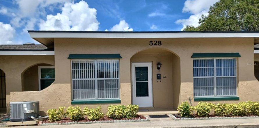 Condominio en Casselberry, Florida, 1 dormitorio  № 1343218