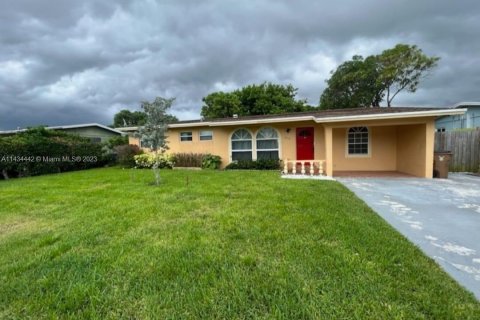 House in Deerfield Beach, Florida 4 bedrooms, 192.87 sq.m. № 674749 - photo 30