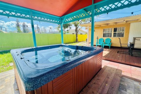 Casa en venta en Deerfield Beach, Florida, 4 dormitorios, 192.87 m2 № 674749 - foto 28