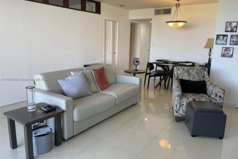 Condo in Miami Beach, Florida, 1 bedroom  № 1095413 - photo 5