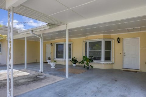 Immobilier commercial à vendre à North Port, Floride: 179.95 m2 № 1287995 - photo 4