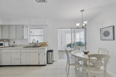 Immobilier commercial à vendre à North Port, Floride: 179.95 m2 № 1287995 - photo 8