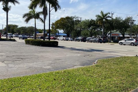 Propiedad comercial en venta en Hallandale Beach, Florida № 1096924 - foto 6