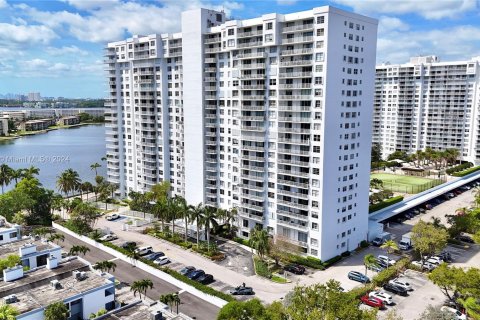 Condominio en venta en Aventura, Florida, 2 dormitorios, 157.28 m2 № 1096971 - foto 5