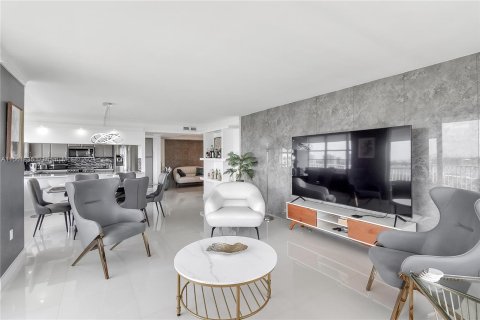 Condo in Aventura, Florida, 2 bedrooms  № 1096971 - photo 13