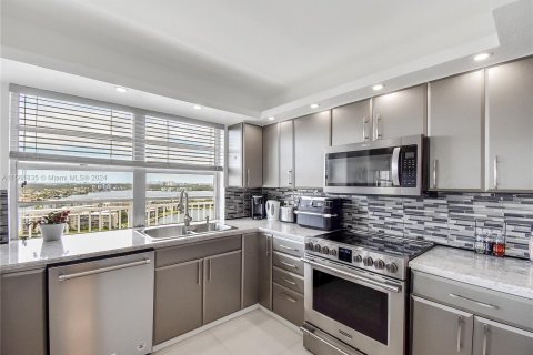 Copropriété à vendre à Aventura, Floride: 2 chambres, 157.28 m2 № 1096971 - photo 18