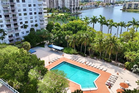 Condominio en venta en Aventura, Florida, 2 dormitorios, 157.28 m2 № 1096971 - foto 4