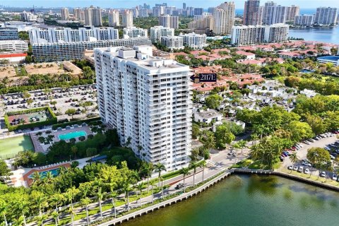 Condo in Aventura, Florida, 2 bedrooms  № 1096971 - photo 2