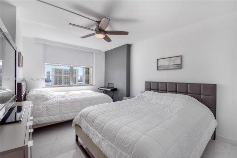 Condo in Aventura, Florida, 2 bedrooms  № 1096971 - photo 25