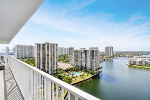 Condominio en venta en Aventura, Florida, 2 dormitorios, 157.28 m2 № 1096971 - foto 30