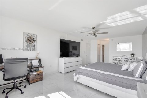 Copropriété à vendre à Aventura, Floride: 2 chambres, 157.28 m2 № 1096971 - photo 26