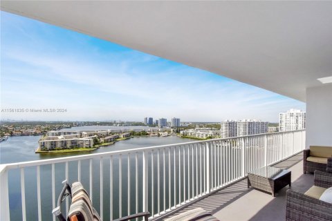 Copropriété à vendre à Aventura, Floride: 2 chambres, 157.28 m2 № 1096971 - photo 10