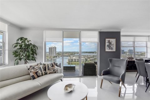 Condo in Aventura, Florida, 2 bedrooms  № 1096971 - photo 15