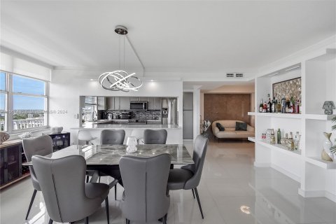 Condo in Aventura, Florida, 2 bedrooms  № 1096971 - photo 7