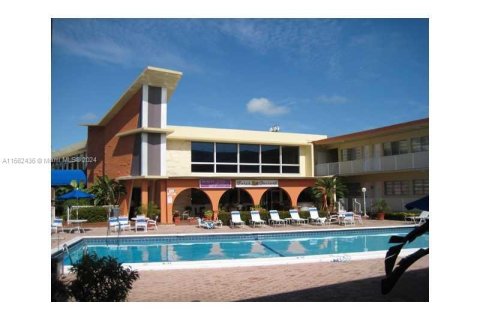 Hotel in Hallandale Beach, Florida 29.73 sq.m. № 1096926 - photo 3