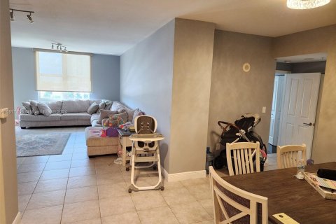 Condo in Fort Lauderdale, Florida, 2 bedrooms  № 1146857 - photo 3