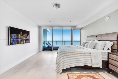 Condo in Key Biscayne, Florida, 3 bedrooms  № 1221924 - photo 25