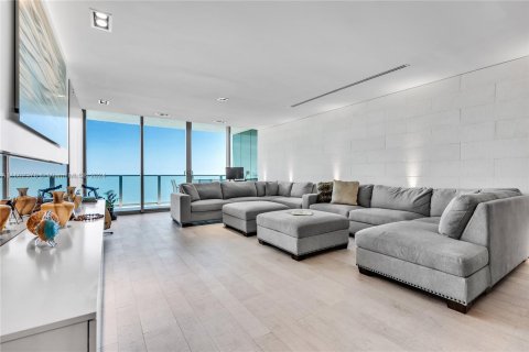 Condo in Key Biscayne, Florida, 3 bedrooms  № 1221924 - photo 12