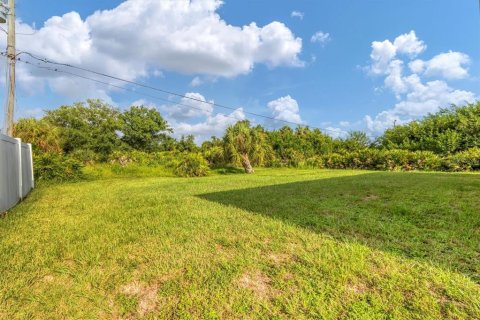 House in Englewood, Florida 3 bedrooms, 150.87 sq.m. № 1334091 - photo 27