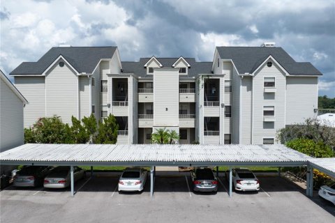 Condo in Tampa, Florida, 2 bedrooms  № 1407284 - photo 1