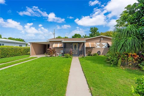 Villa ou maison à vendre à Miami, Floride: 3 chambres, 131.74 m2 № 1395142 - photo 2