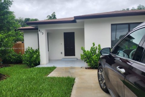 House in Delray Beach, Florida 5 bedrooms № 1395062 - photo 1